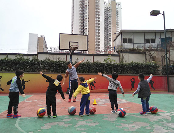 重庆篮球∏培训力超体育分析打篮球的十大忌讳事