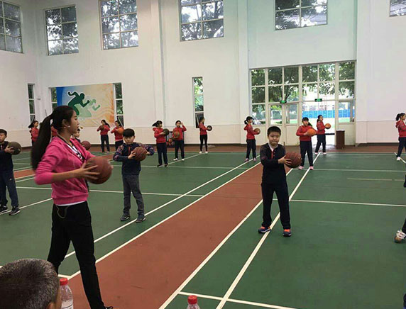 重庆篮球培训力超体育浅谈儿童学篮球的有哪些好处？
