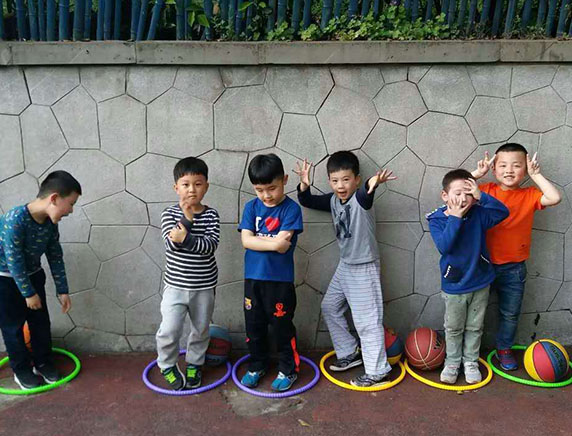 重庆篮球培训�学校力超体育介绍篮球几种常用的脚步练习动作